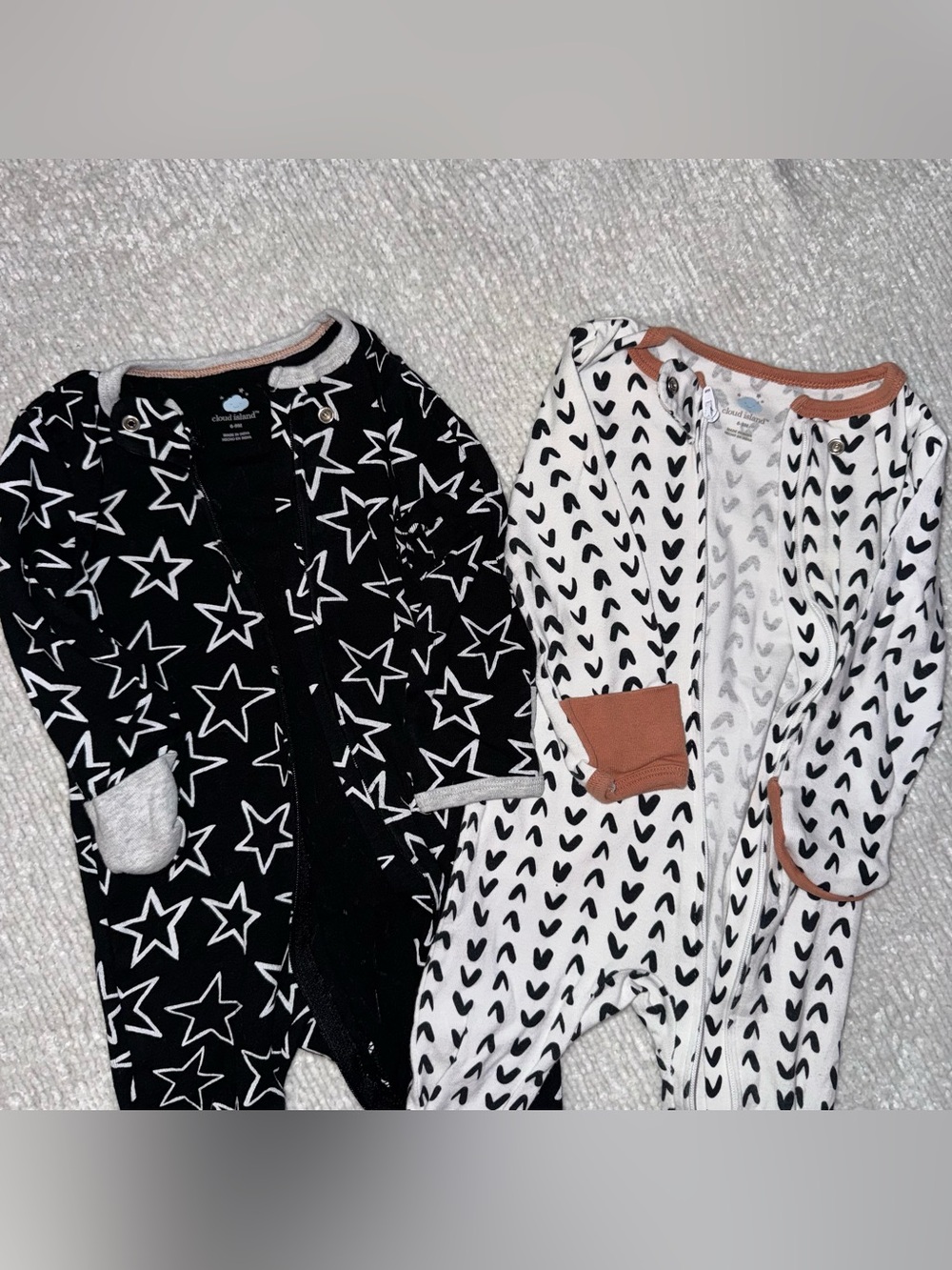 cloud island Kids' Black Star & White Heart Zip Pajama Set zipper 6-9M Unisex